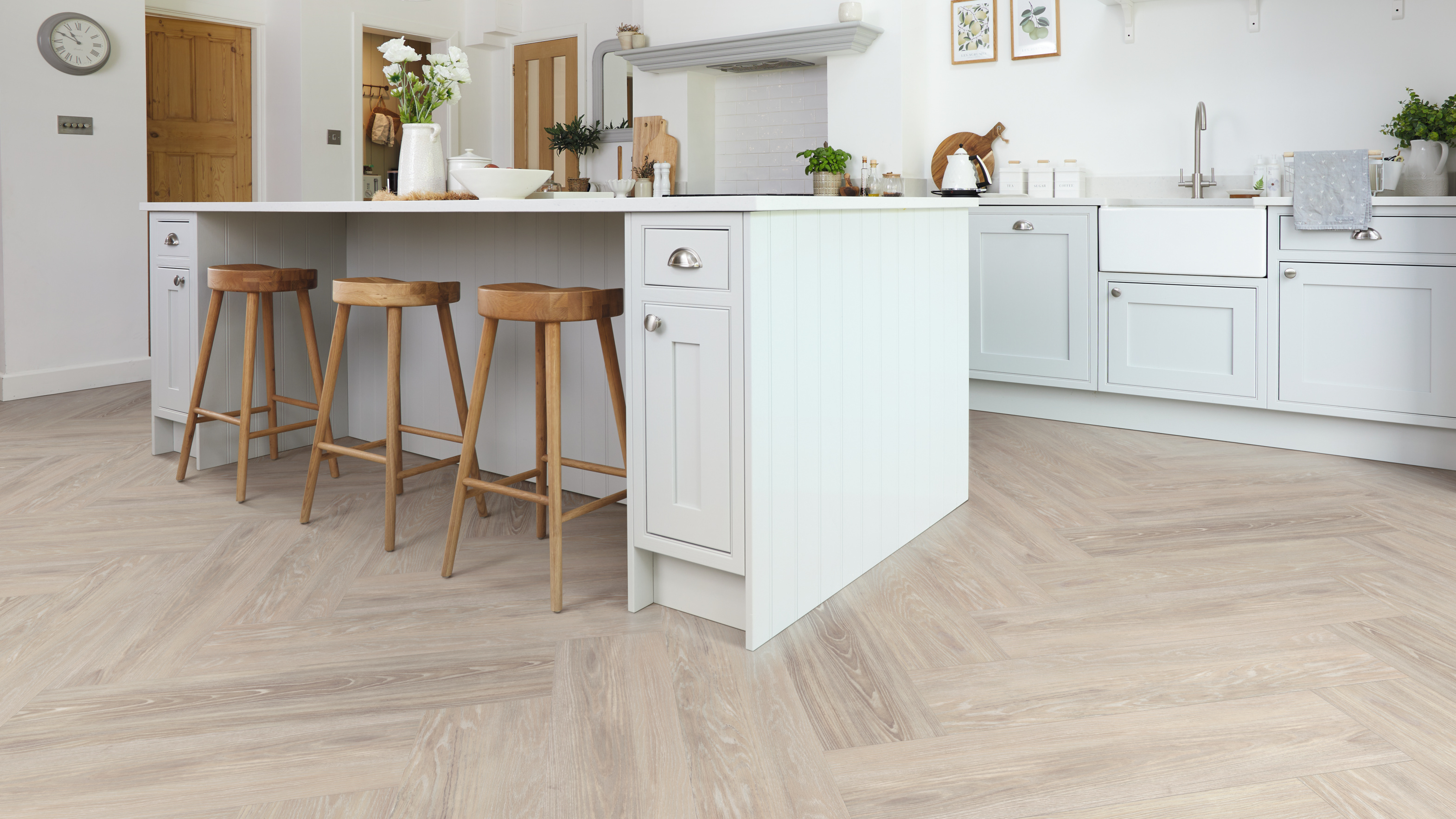 Kitchen with Ashland LLP95 herringbone floors